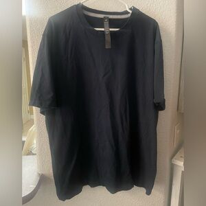 Classic dark blue Lululemon tee size xlarge